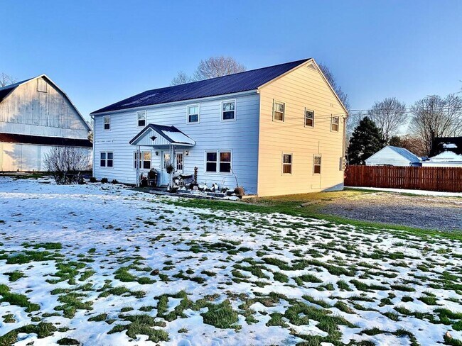 Building Photo - 507 North St.