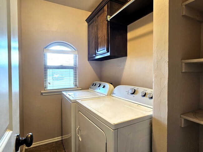 Building Photo - EVERYTHING YOU WANT IN A HOME! $500 OFF FI...