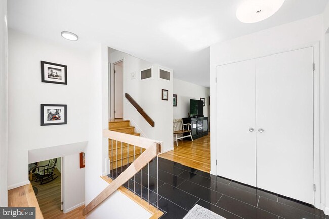 Building Photo - 3011 Sevor Ln