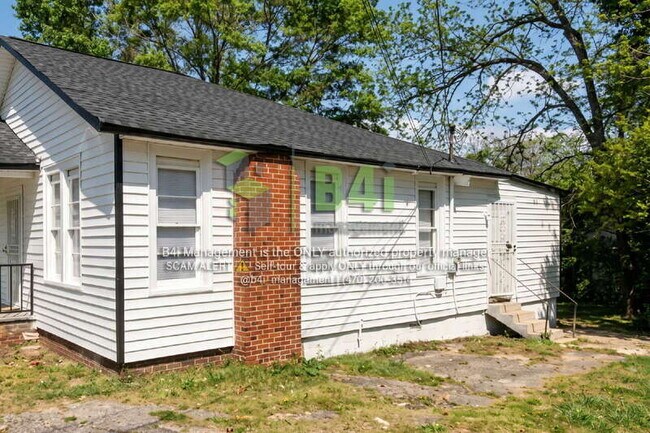 Building Photo - 560 Radcliff Ave
