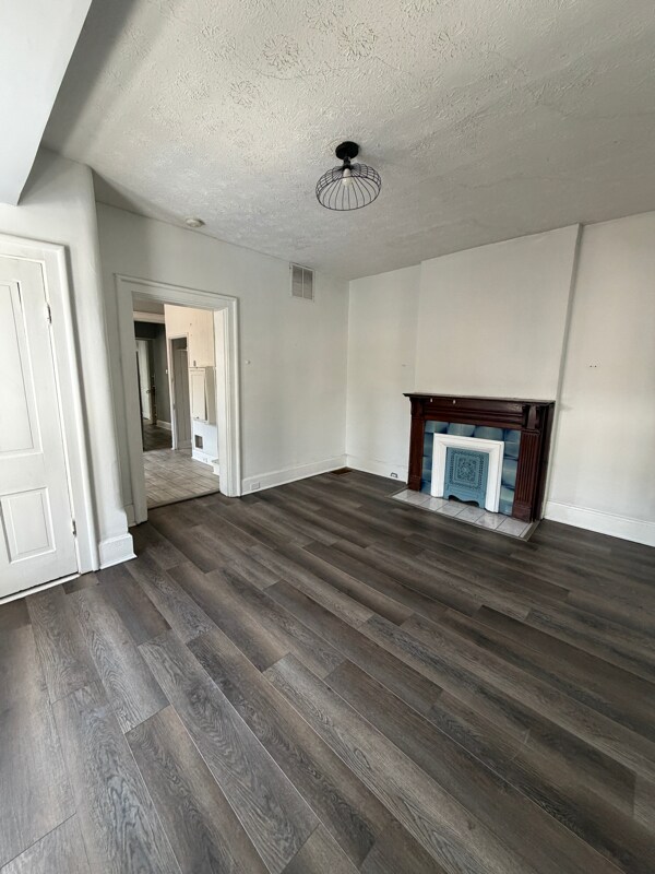 Building Photo - 818 Oak St