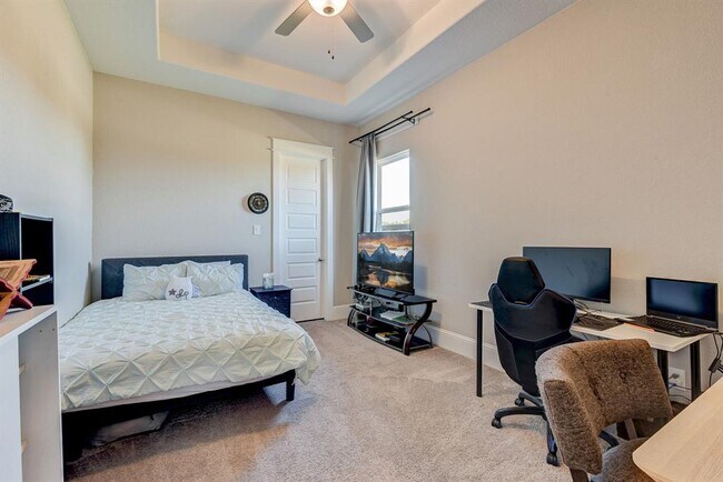 Building Photo - 2339 Pale Star Dr