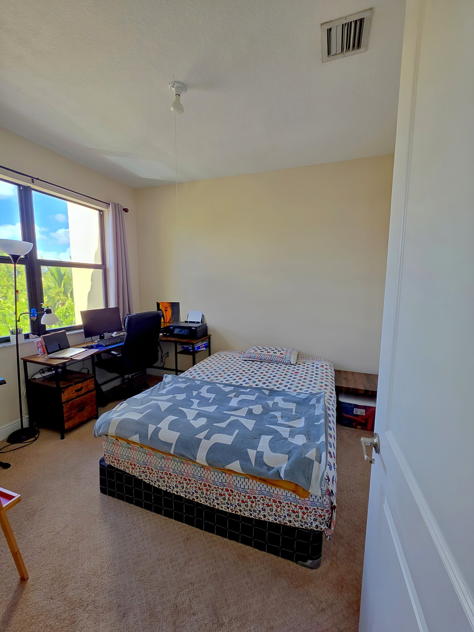 Building Photo - 20914 NW 1st Dr