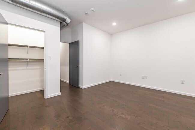 Building Photo - 1525 N 6th St