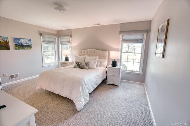 Building Photo - 208 Cinnamon Cir