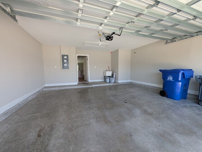 Building Photo - 768 Narvarez Ave