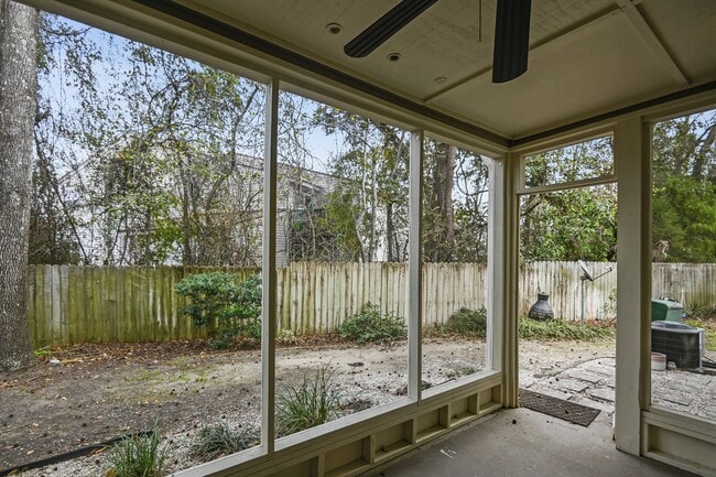 Building Photo - 1878 Montclair Dr