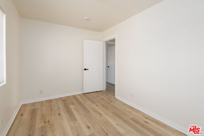 Building Photo - 2134 Cloverdale Ave