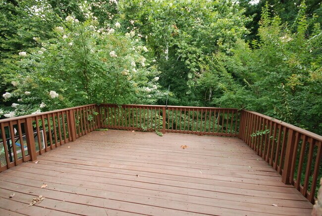 Building Photo - Oversized Executive Style Home with Finish...