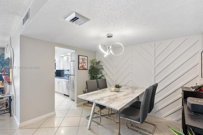 Building Photo - 18031 Biscayne Blvd