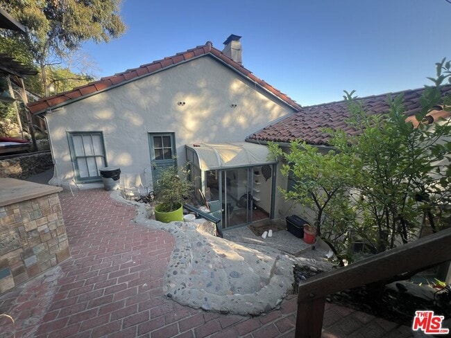 Building Photo - 2666 Rutherford Dr