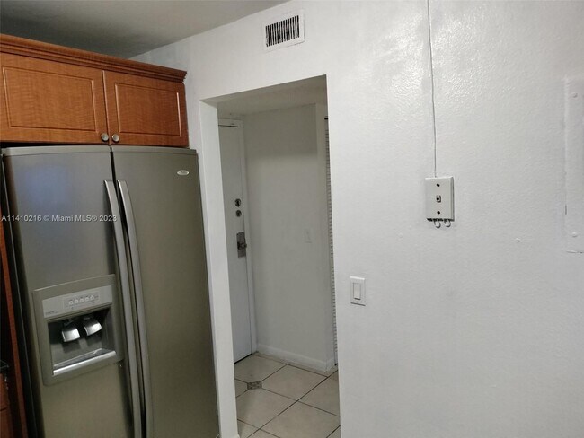 Building Photo - 13499 Biscayne Blvd