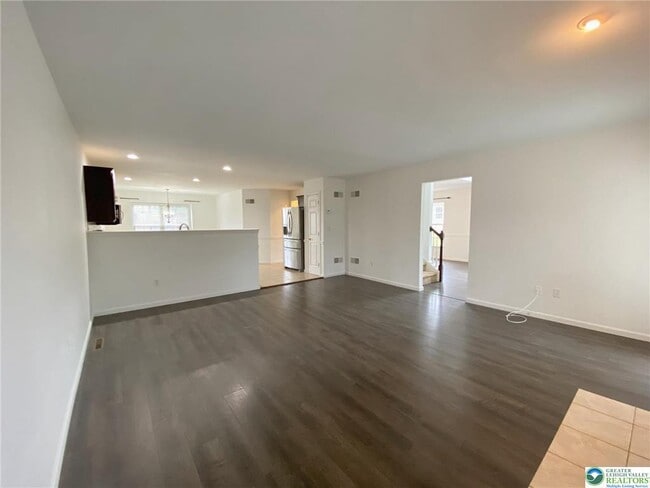 Building Photo - 2150 Rolling Meadow Dr