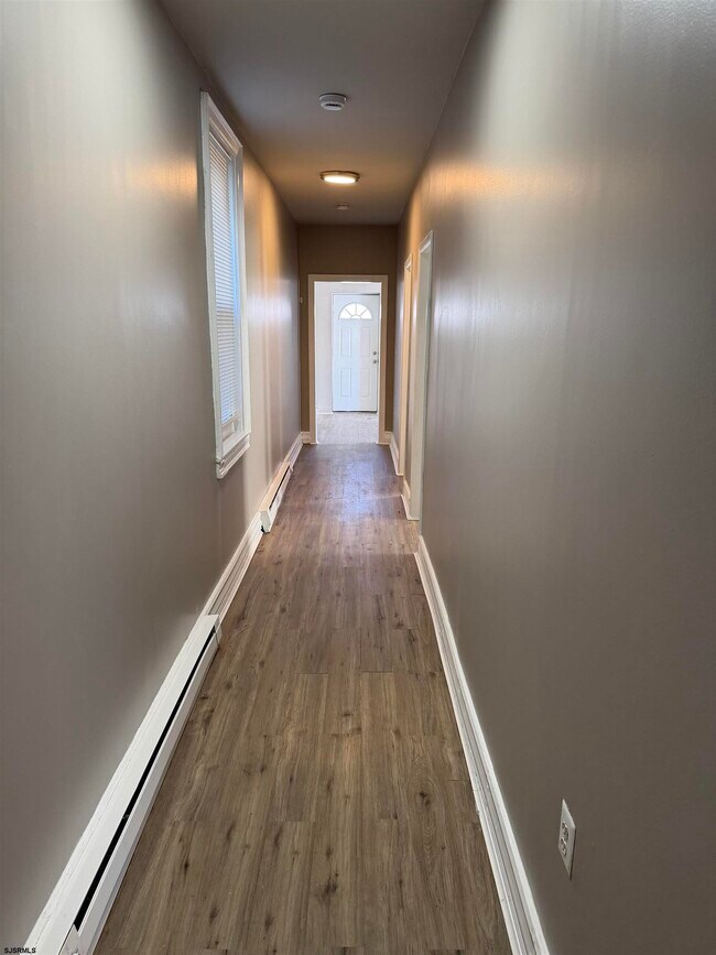 Building Photo - 120 N Congress Ave