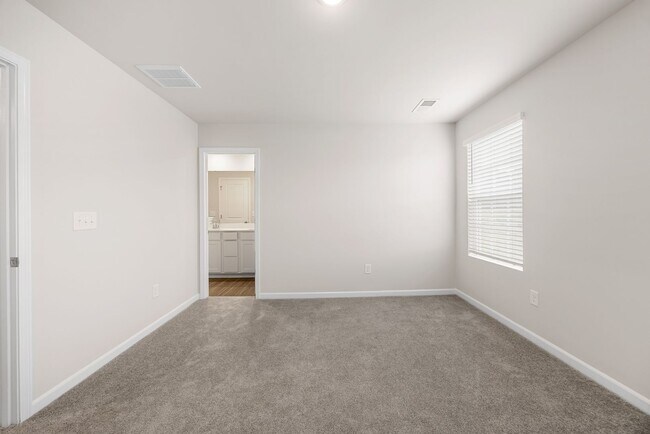 Building Photo - Location Location; 3 BR, 2.5 BA home