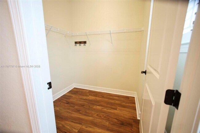 Building Photo - 4587 San Fratello Cir