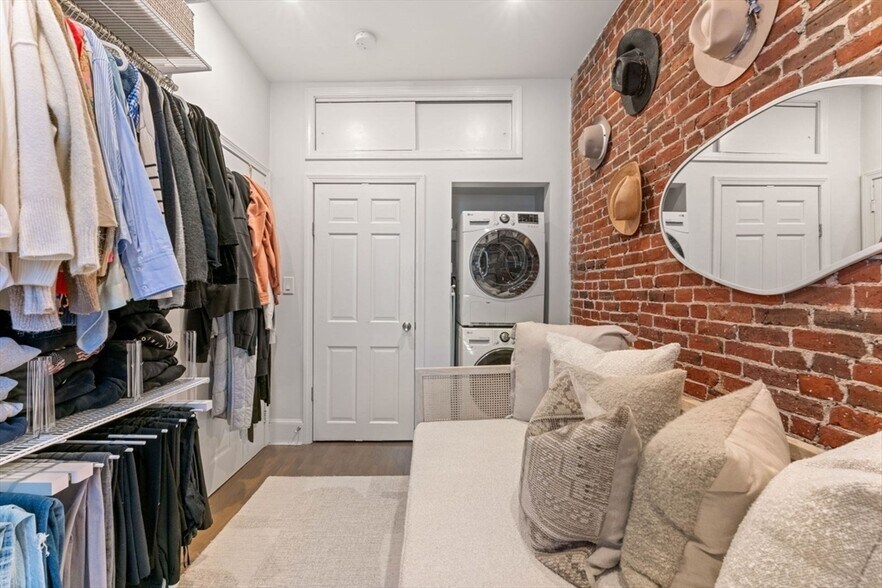 Building Photo - 91 Waltham St