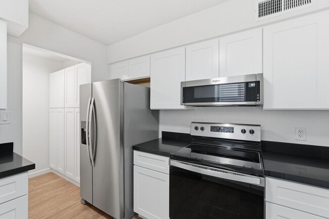 Building Photo - REMODELED! One Bedroom/One Bath in Historic Downtown Mesa