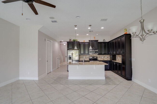 Building Photo - 510 Captiva Dr