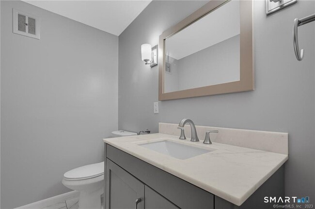 Building Photo - 115 S Main St