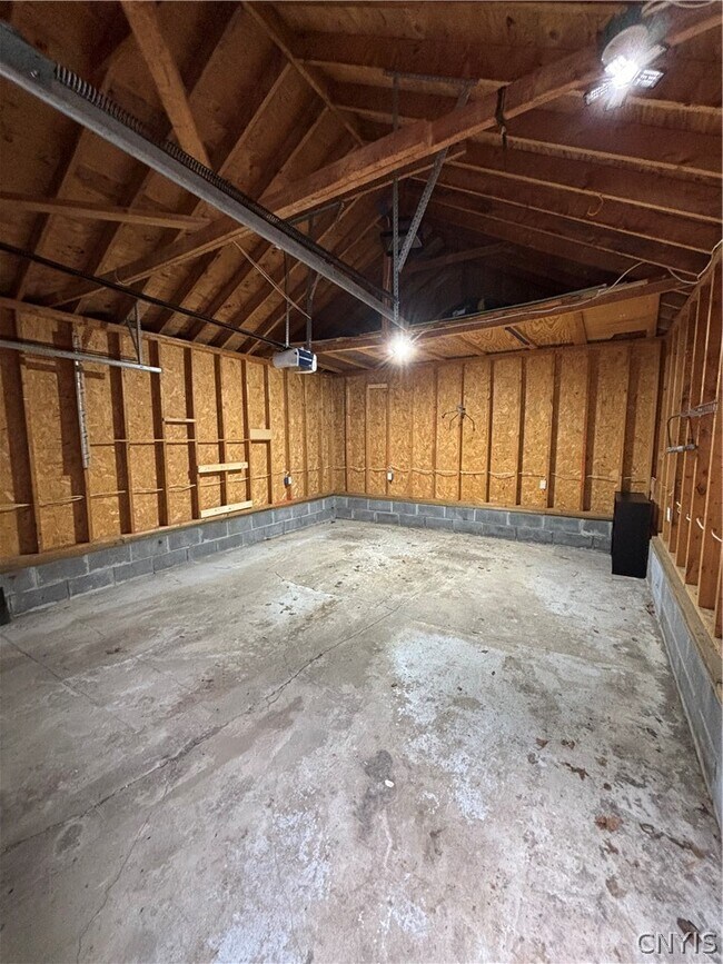 Building Photo - 119 N Pearl Ave
