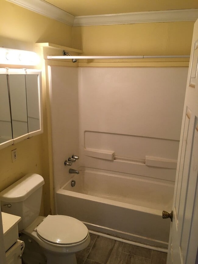 Building Photo - 2/1 Cottage in Shannon $1,100
