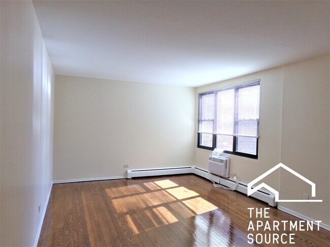 Building Photo - 1644 W Sherwin Ave