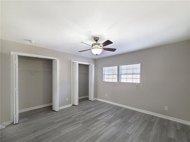 Building Photo - 2406 Campbellton Rd SW