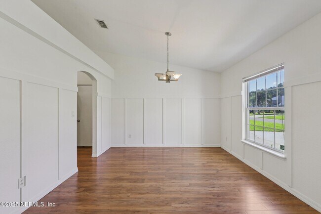 Building Photo - 350 Turtle Dove Dr