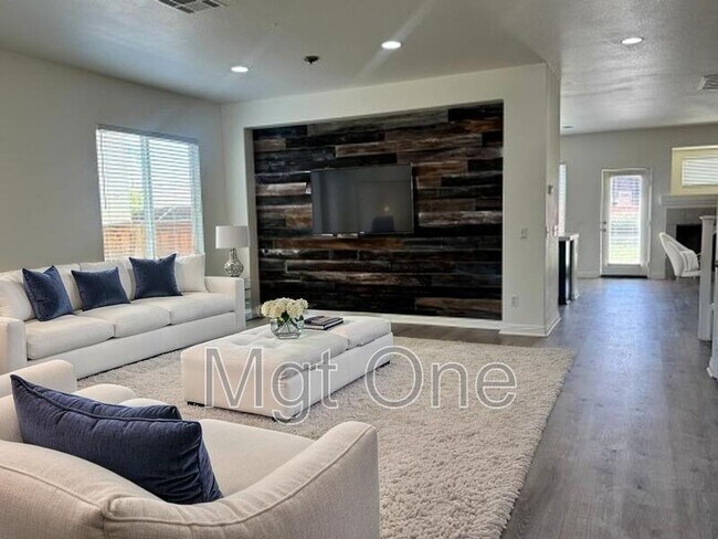 Building Photo - 29089 La Ladera Rd