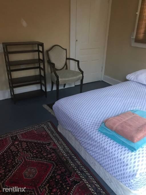 Building Photo - 3 br, 1 bath House - 121 Fairground Ave