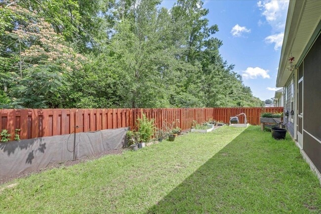 Building Photo - 855 Avery Park Dr