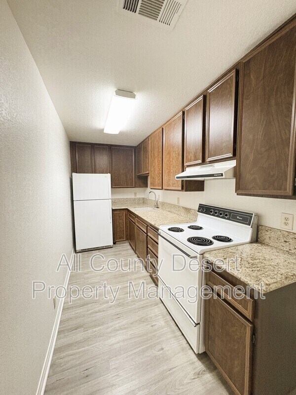 Building Photo - 2809 N Los Felices Rd