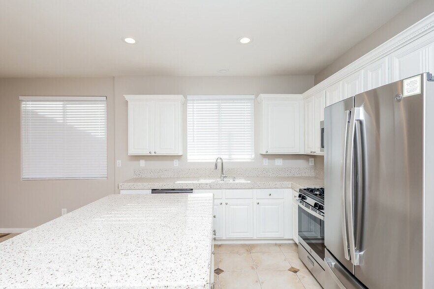 Building Photo - 5954 Attavilla Dr