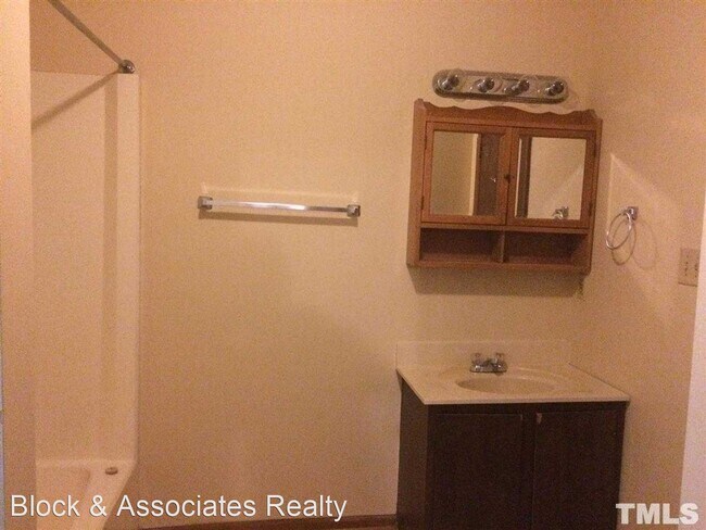 Building Photo - 3 br, 2 bath House - 8745 Chapel Hill Road