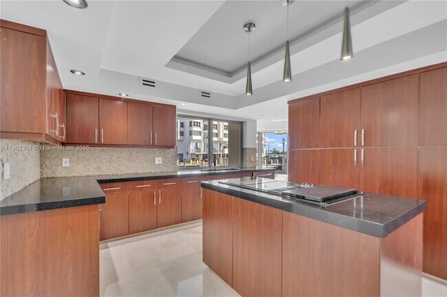 Building Photo - 2089 NE 121st Rd