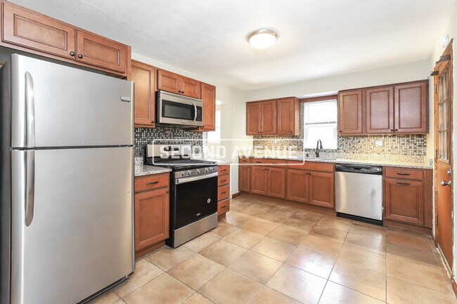 Building Photo - 928 Kennedy Dr