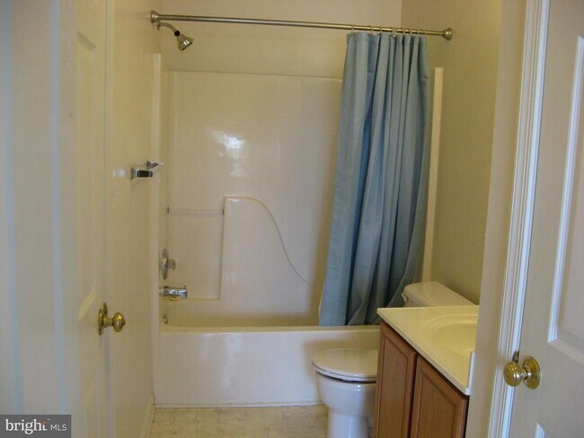Building Photo - 136 Equestrian Dr