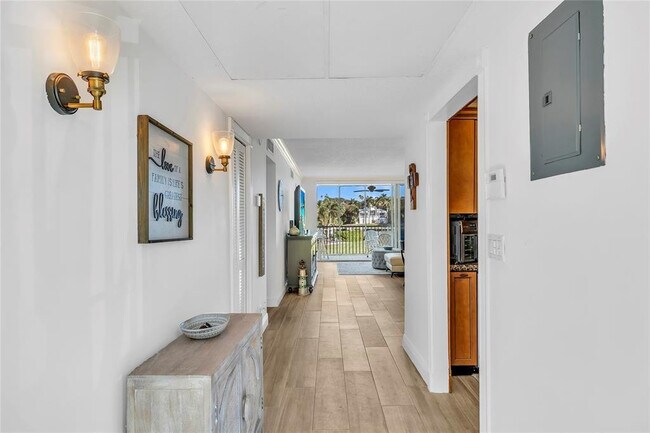 Building Photo - 3150 NE 48th Ct