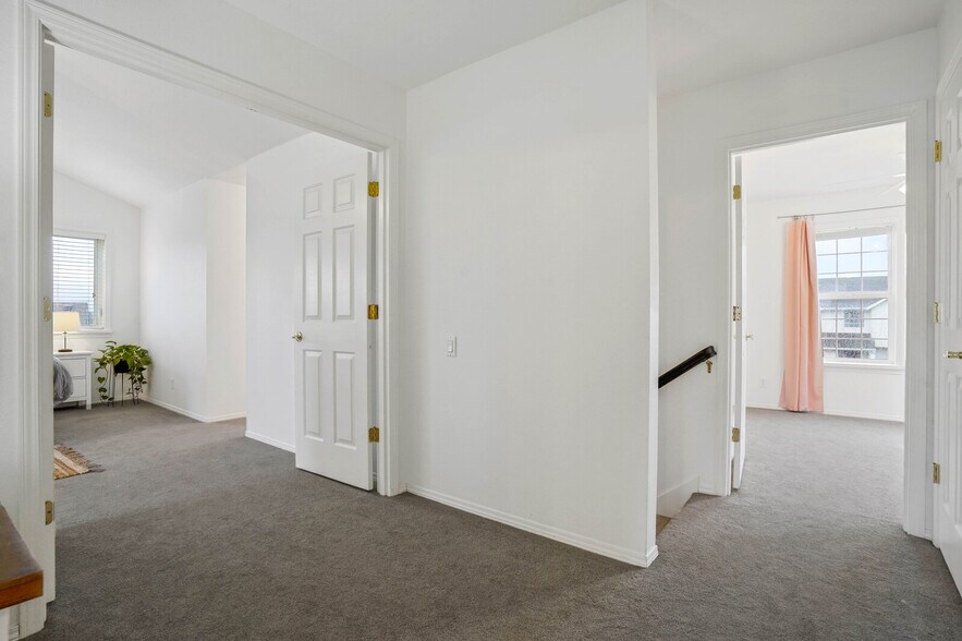 Upstairs Landing - 2845 Eastlake Dr SE