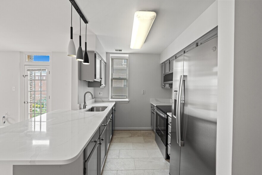 Building Photo - 1308 Clifton St NW