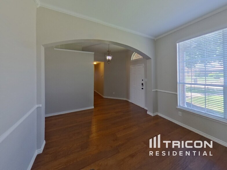 Building Photo - 1512 Autumnmist Dr