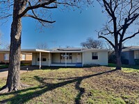 Building Photo - READY NOW! ADORABLE 3 BEDROOM IN WHITE SET...