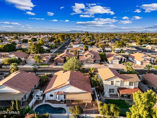 Building Photo - 473 W Smoke Tree Rd