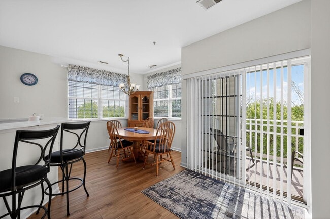 Building Photo - 2605 Chapel Lake Dr