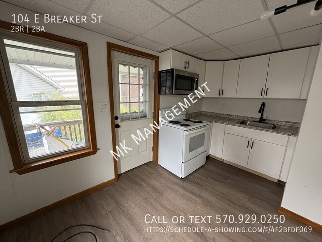 Building Photo - 104 E Breaker St