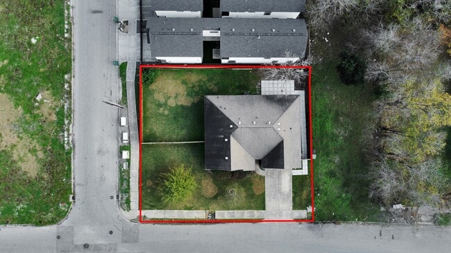 Building Photo - 2311 Canfield St