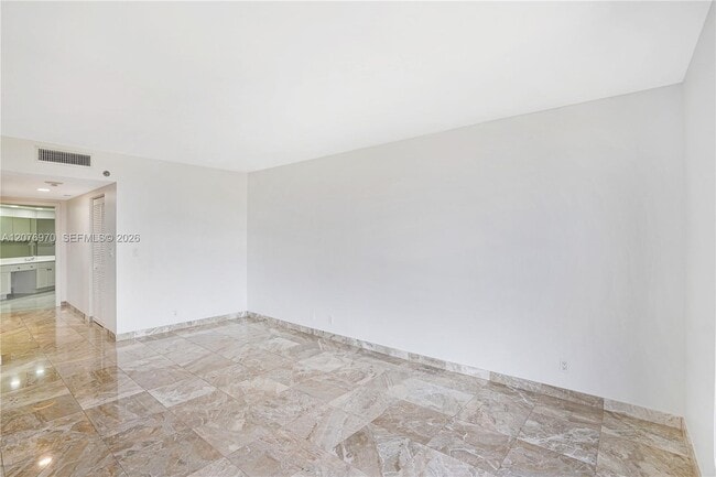 Building Photo - 3600 Yacht Club Dr