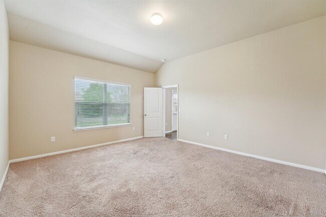 Building Photo - 223 Camellia Dr