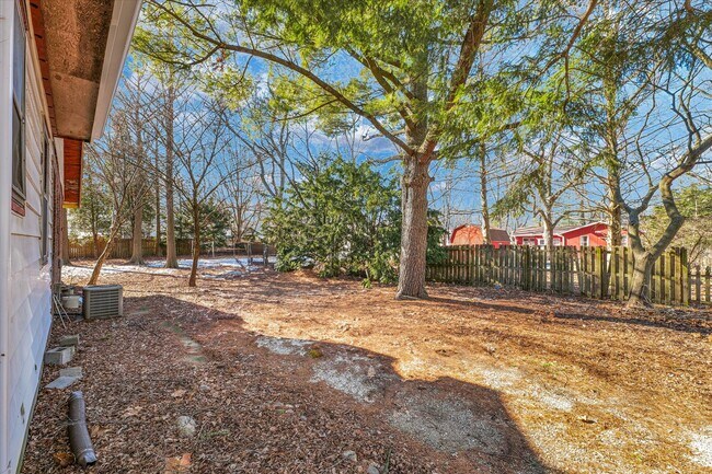 Building Photo - 907 E California Ave